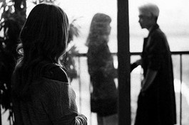 Quan hệ với người đã có gia đình có bị quả báo?